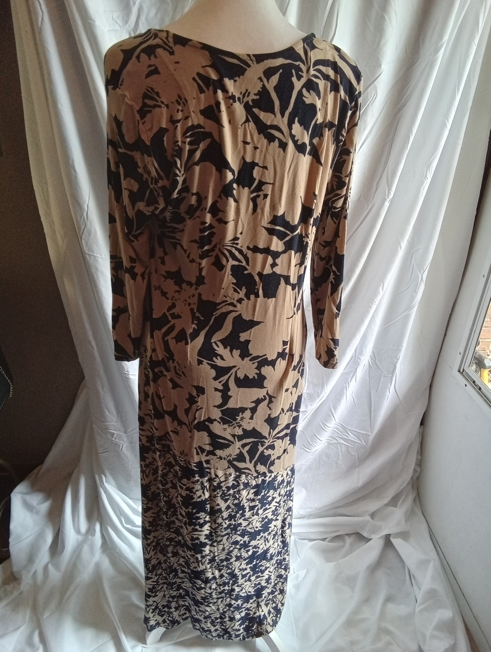 Soft Surroundings Beige and Black Floral V-Neck Maxi Dress SM - Picture 2 of 4